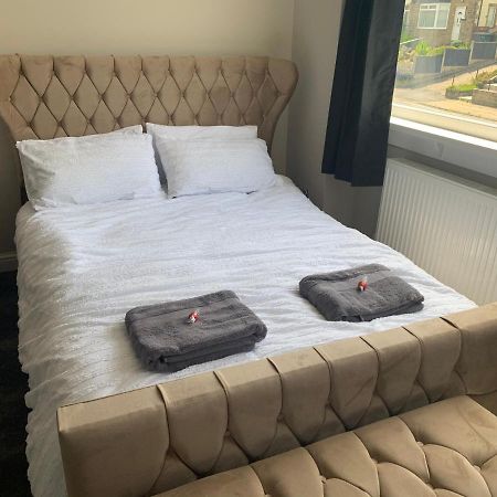 Modern 3 Bedroom Luxury Home With Private Drive Idle Esterno foto