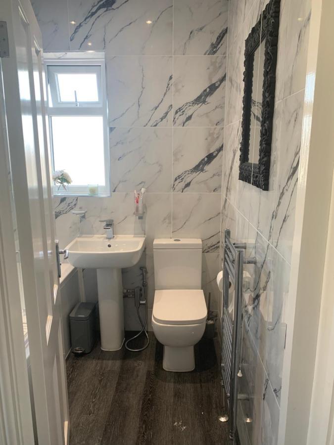 Modern 3 Bedroom Luxury Home With Private Drive Idle Esterno foto