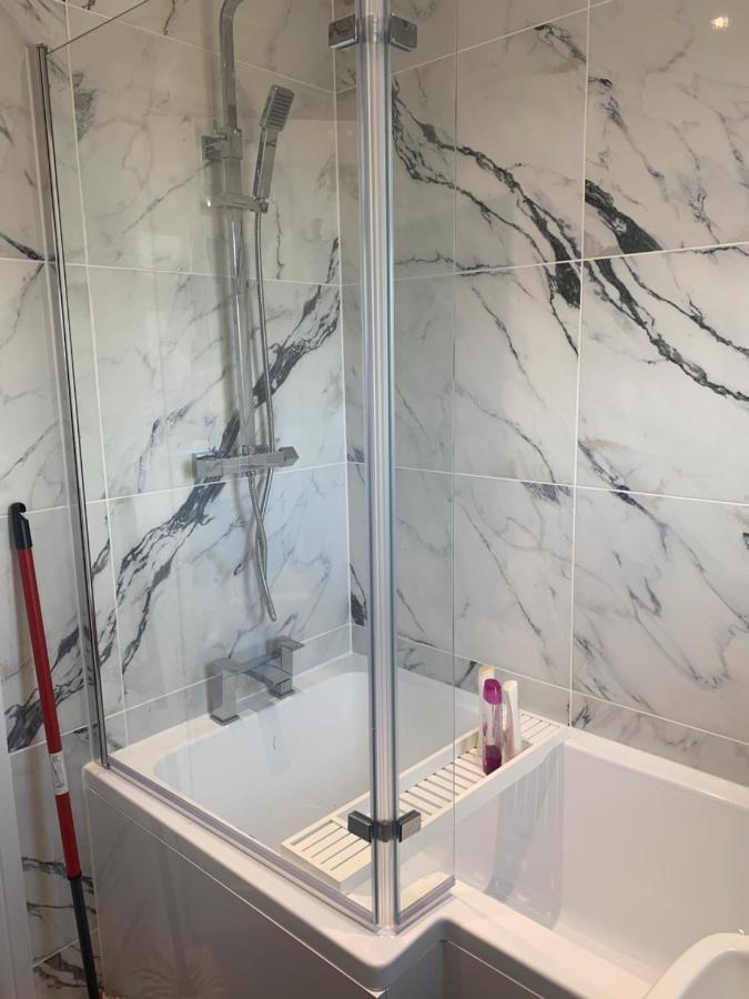 Modern 3 Bedroom Luxury Home With Private Drive Idle Esterno foto